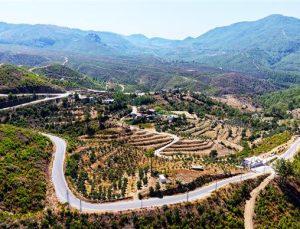 Alanya Belediyesi Fakırcalı’da 13,5 Kilometrelik Asfalt Çalışmasını Sürdürüyor