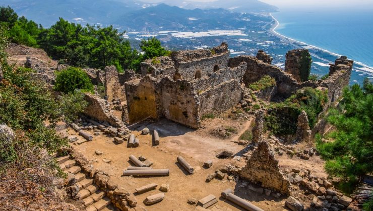 Syedra Antik Kenti’nde 1800 Yıllık Stadyum Gün Yüzüne Çıkarıldı