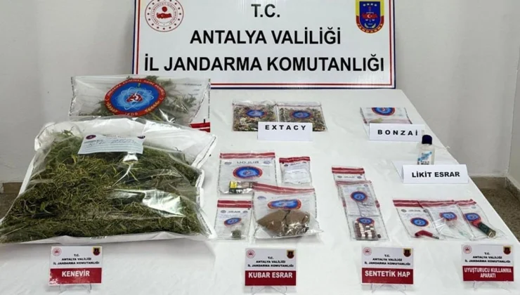 Gazipaşa’da Yol Kontrolünde 27 Bin 956 Sentetik Hap Ele Geçirildi