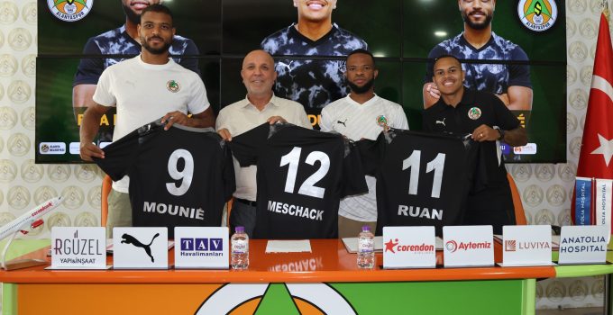 Alanyaspor’da İmza Töreni: Steve Mounie, Elia Meschack ve Ruan Duarte Resmen Takımda!
