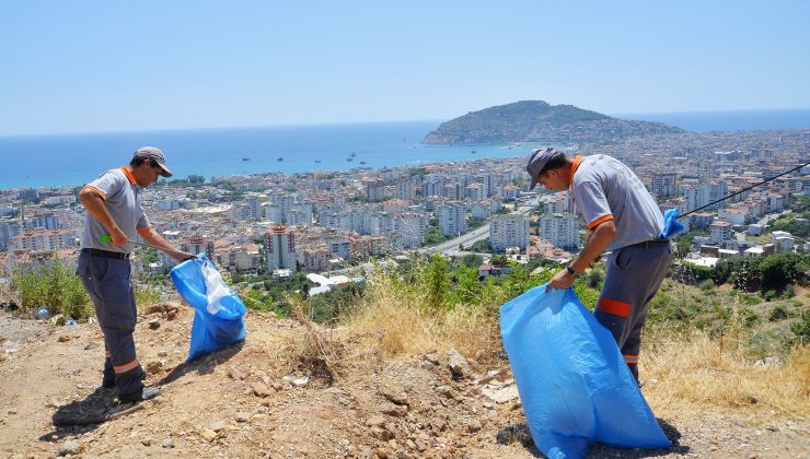 Alanya Belediyesi’nden 7/24 Temizlik Mesaisi