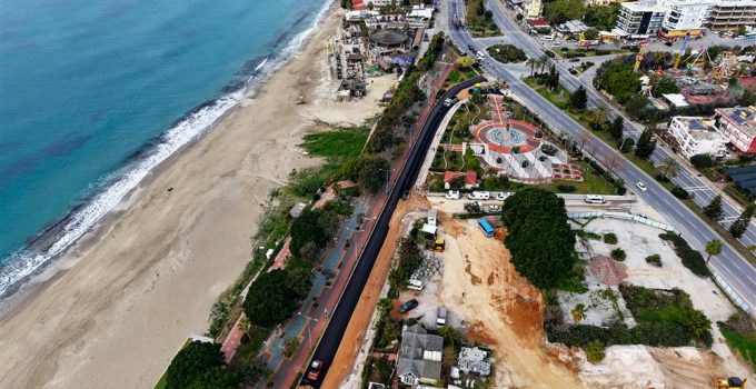 Alanya Atatürk Caddesi’nde Sıcak Asfalt Çalışmaları Başladı