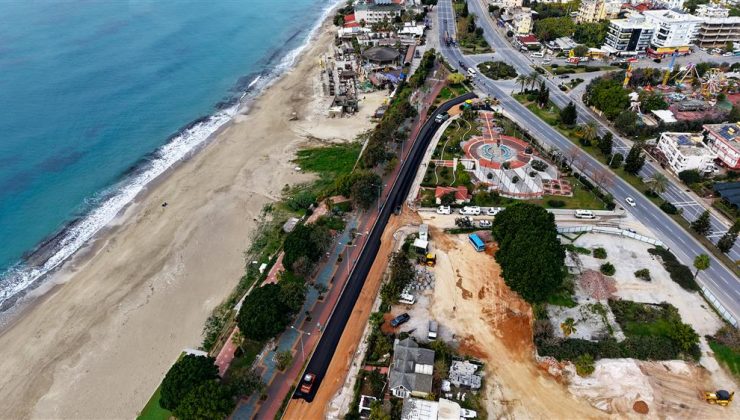 Alanya Atatürk Caddesi’nde Sıcak Asfalt Çalışmaları Başladı