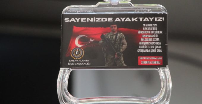 Alanya’da Şehitler Unutulmadı: 90 Halk Otobüsüne Kahramanların Fotoğrafları Yerleştirildi