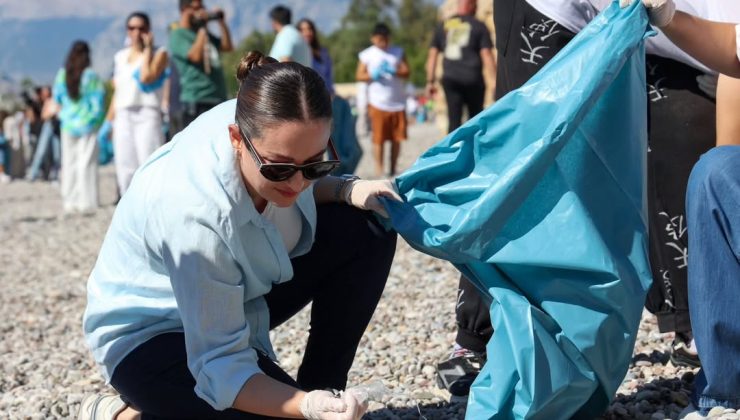 Alanya Yanarken Büyükşehir Başkanvekili Sahil Temizliğinde!