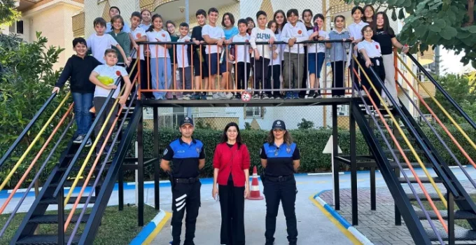 Alanya’da Miniklere Uygulamalı Trafik Eğitimi