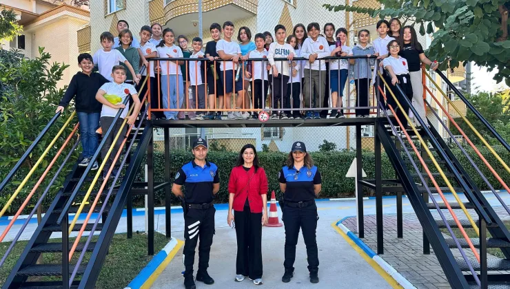 Alanya’da Miniklere Uygulamalı Trafik Eğitimi