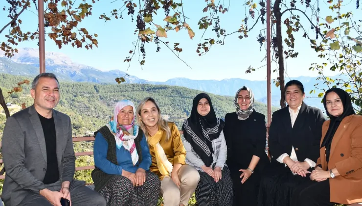 AK Parti Antalya Milletvekili Tuba Çokal Vural, Akçatı’da Vatandaşla Buluştu