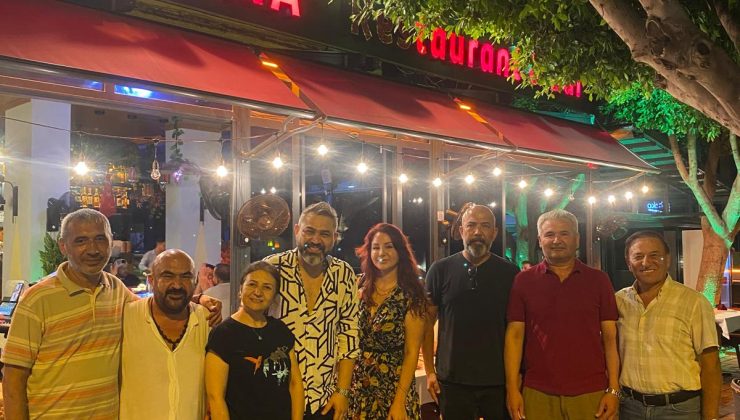 Onur Onuroğlu’ndan Nirvana Restoran’da müzik dolu açılış gecesi