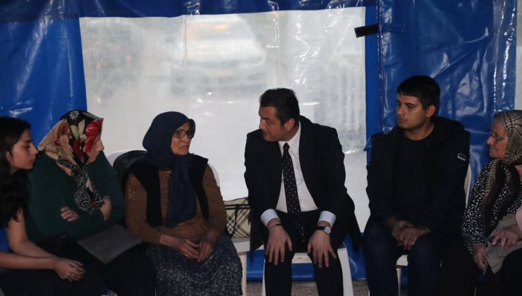 Kaymakam Şakir Öner Öztürk’ten Vefat Eden Gazi Ali Divriş’in Ailesine Taziye Ziyareti