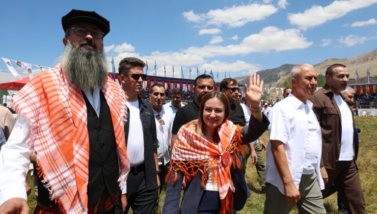 Gökbel Yağlı Pehlivan Güreşleri’ne Başkan Vekili Özdemir Katıldı