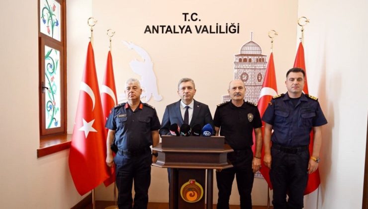 Antalya’da Asayiş Raporu: Uyuşturucuya Ağır Darbe, 2.594 Trafik Kazası, 9 Milyon Kaçak Makaron Ele Geçirildi