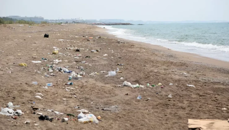 Antalya’da Caretta Caretta Sahili Çöplüğe Döndü