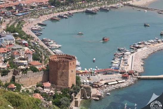Alanya Kalesi’nde Koruma Planı Yenileniyor: Tarihi Rum Evleri Turizme Kazandırılacak