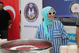 Antalya Emniyet Müdürü İlker Arslan Teslim Oldu: Eşi Melek Arslan Hakkında da Gözaltı Kararı