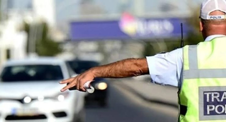 Alanya’da ‘Dur’ İhtarına Uymayan Araç Trafik Kazasına Neden Oldu