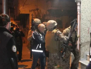 Antalya, Denizli ve Alanya’da Şafak Operasyonu: Alanya’da 25 Kişi Gözaltına Alındı